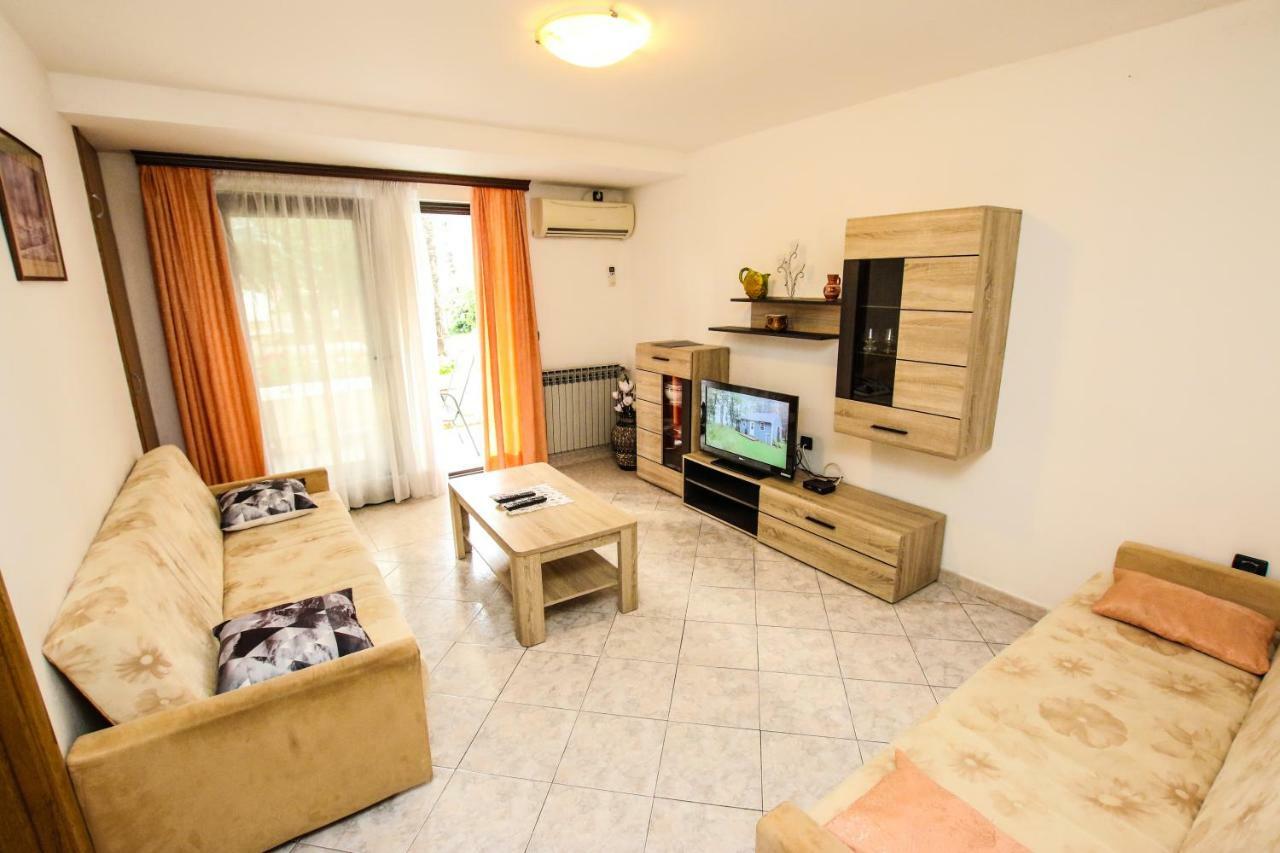 Appartement Carolina 4 Seasons à Poreč Extérieur photo